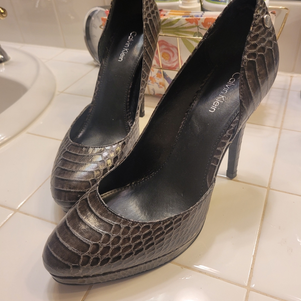 Calvin Klein Leather Platform Heels 7 - Picture 7 of 7